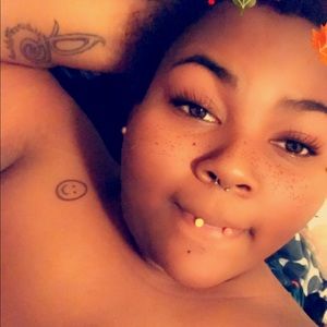 Meet your Posher, Destinee